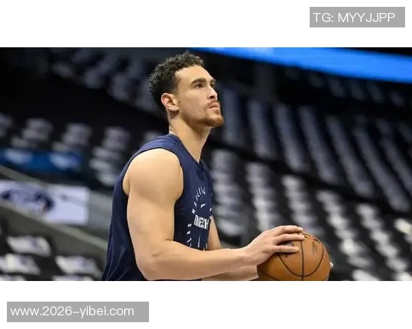 德怀特鲍威尔以身作则展现职业素养引领球队奋发向上