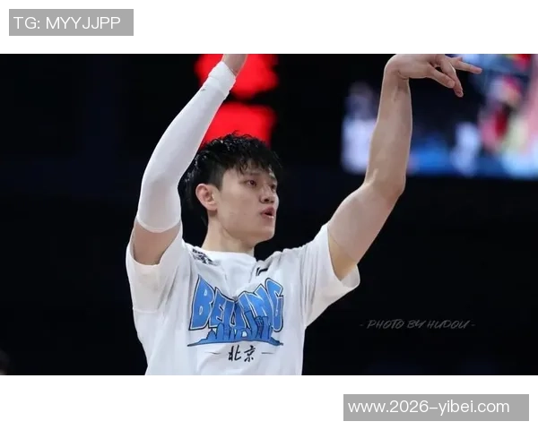 曾凡博回防失位被狄龙三分命中比赛局势瞬息万变